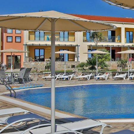 Oasis By The Sea Aparthotel Chiliadou  Bagian luar foto