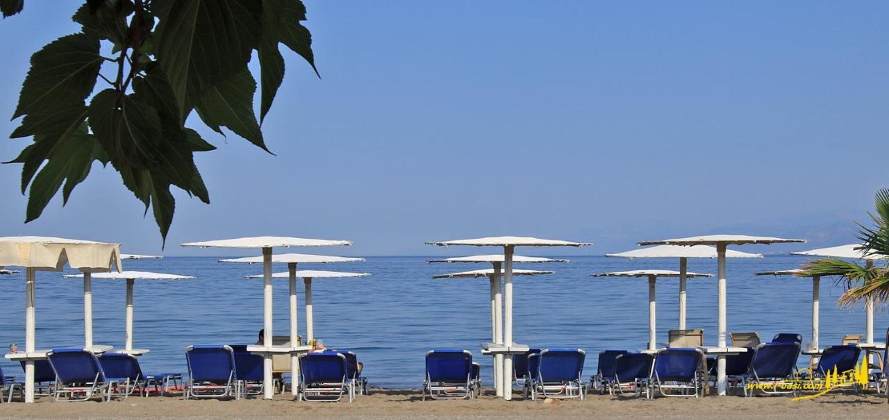 Oasis By The Sea Aparthotel Chiliadou  Bagian luar foto