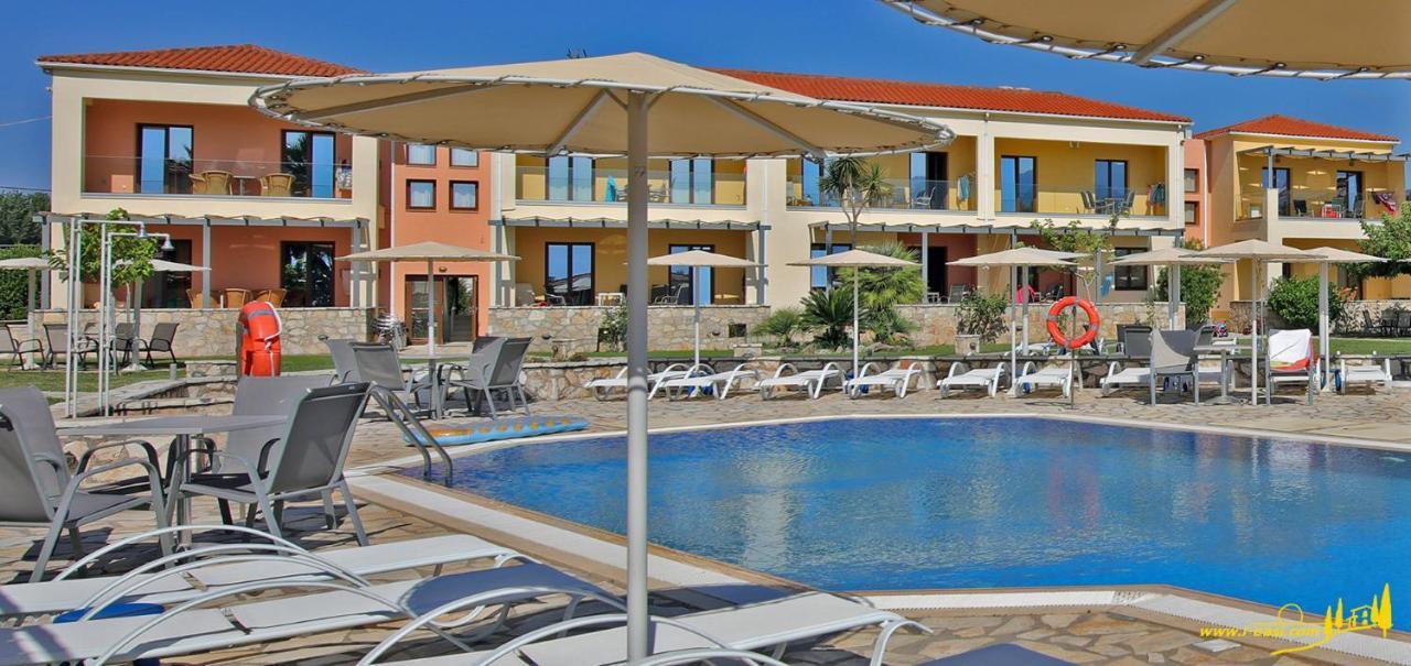 Oasis By The Sea Aparthotel Chiliadou  Bagian luar foto