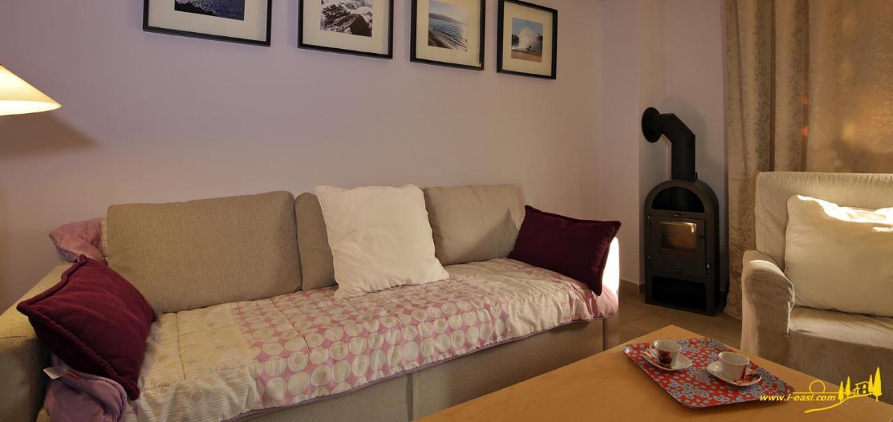 Oasis By The Sea Aparthotel Chiliadou  Bagian luar foto
