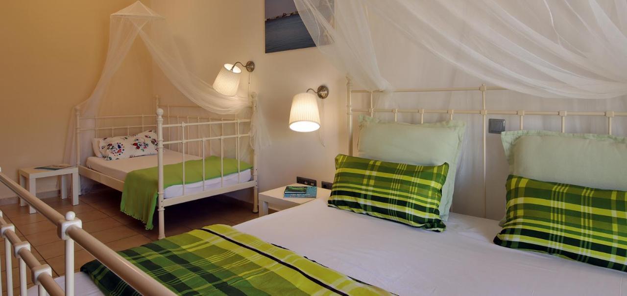Oasis By The Sea Aparthotel Chiliadou  Bagian luar foto