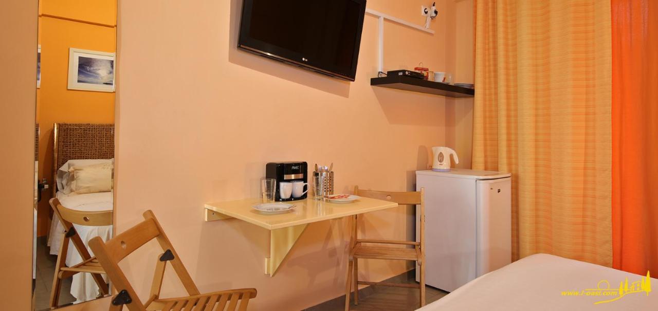 Oasis By The Sea Aparthotel Chiliadou  Bagian luar foto