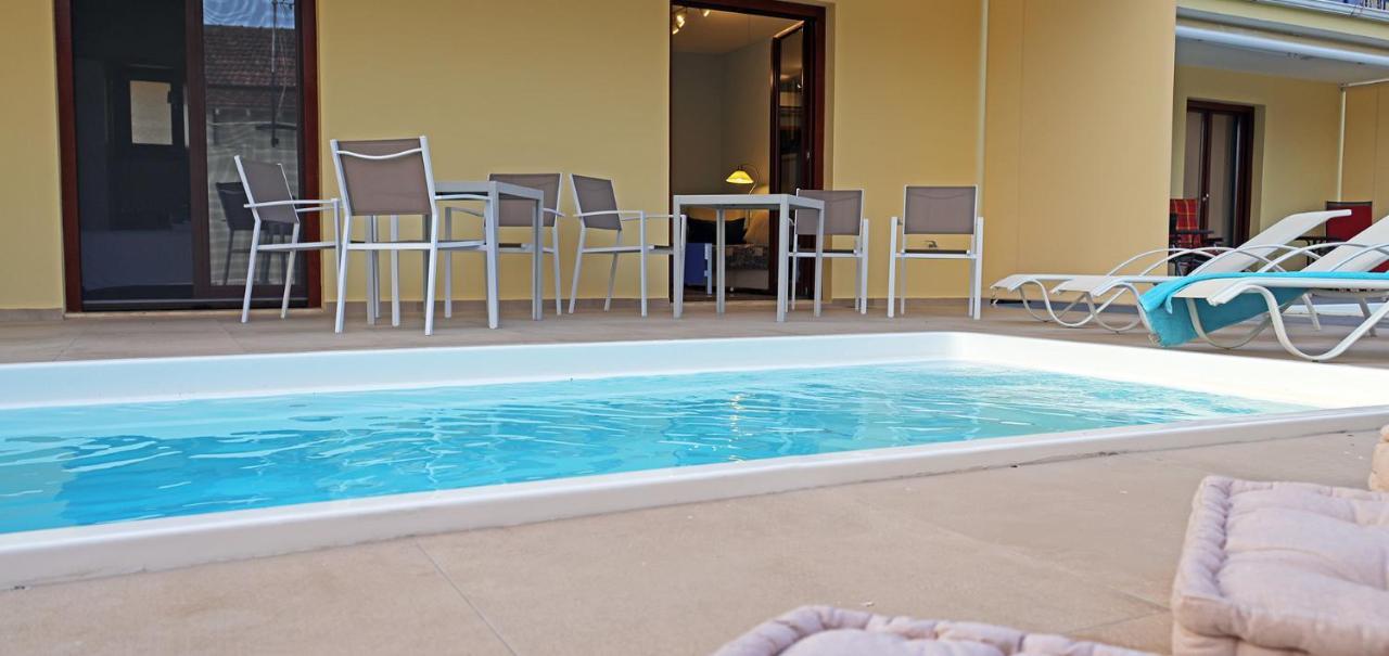 Oasis By The Sea Aparthotel Chiliadou  Bagian luar foto